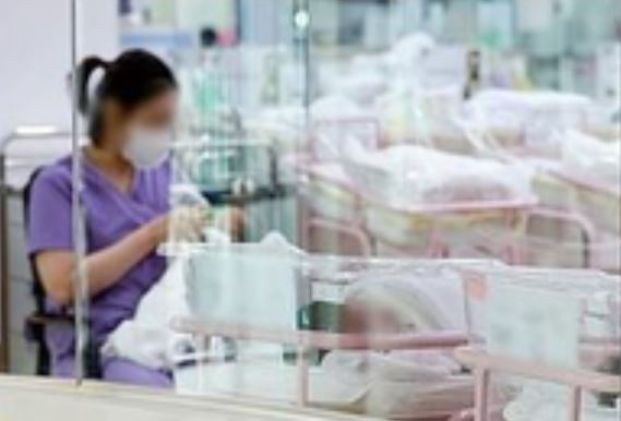 South Korea Childbirth Rate : दक्षिण कोरिया में प्रसव दर 2024 में 9 वर्षों में पहली बार बढ़ेगी