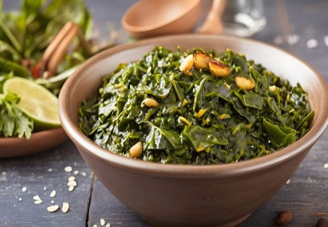 Mix Saag recipe: आज लंच या डिनर में ट्राई करें सेहत और स्वाद से भरपूर मिक्स साग की रेसिपी