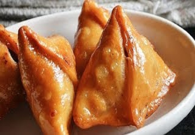 Sweet Samosa: नमकीन समोसा तो आपने खूब खाया होगा आज जानते हैं मीठा समोसा बनाने का तरीका