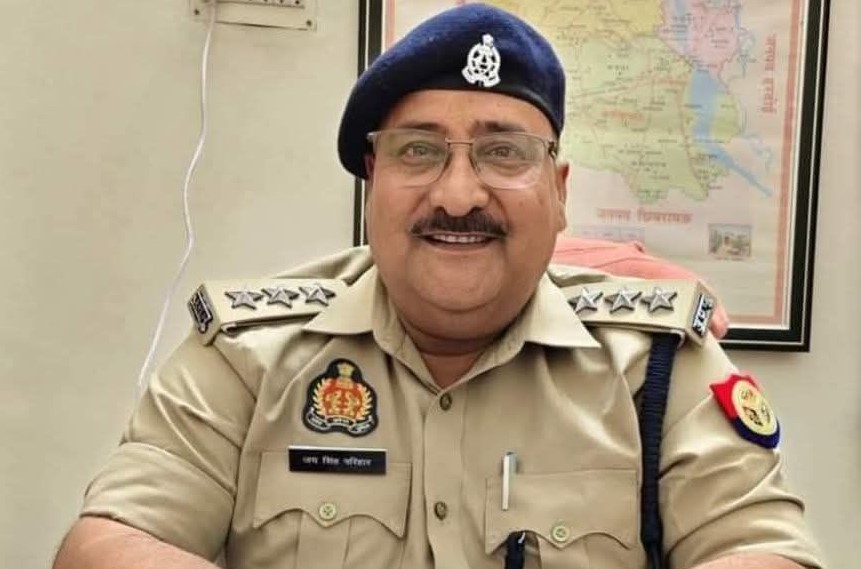 CO ट्रैफिक फ़तेहगढ़ जय सिंह परिहार का हृदय गति रुकने से निधन, यूपी ​पुलिस ने दी श्रद्धांजलि
