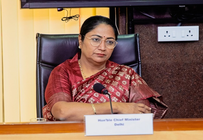 दिल्ली की महिलाएं ₹2500 महीना पाने के लिए रहें तैयार! जानिए कौन-कौन से डॉक्युमेंट्स होंगे जरूरी