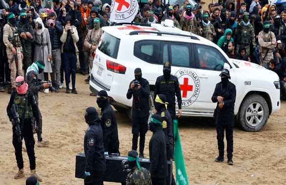 Hamas hands over bodies hostages : हमास ने चार बंधकों के शव Red Cross को सौंपे, फिलिस्तीनी कैदियों को इजराइली जेल से किया गया रिहा
