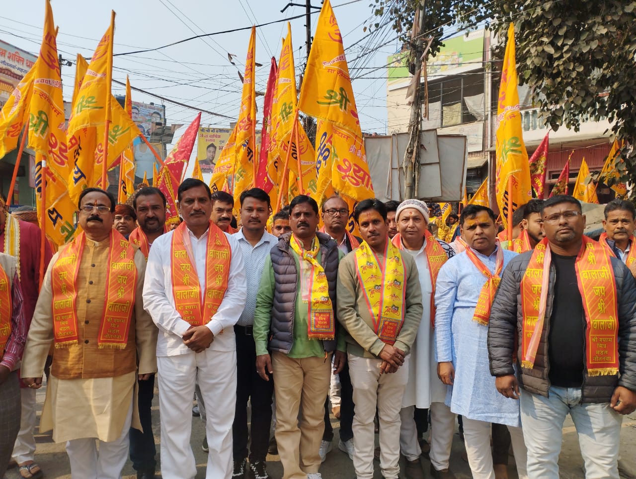 NAUTANWA:श्री श्याम शक्ति धाम मंदिर के सातवें वार्षिकोत्सव पर निकली निशान यात्रा,उमड़ी भीड़