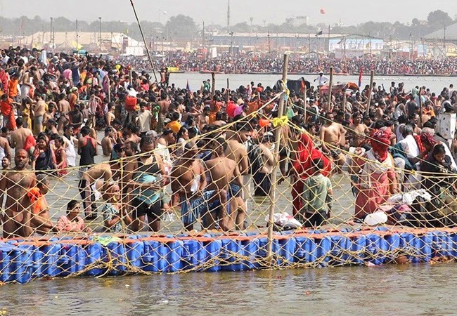 महाकुंभ में स्नान करती महिलाओं की फोटो और वीडियो बेच रहे थे सोशल मीडिया पर; अब पुलिस ने लिया बड़ा एक्शन