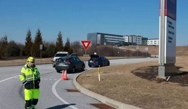 Pennsylvania hospital mass shooting : पेंसिल्वेनिया  के अस्पताल में हादसा , गोलीबारी में 1 अधिकारी की मौत, 5 अन्य घायल