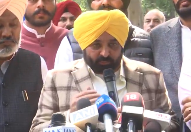 दिल्ली में पंजाब AAP की बैठक हुई खत्म, CM भगवंत मान ने टूट के खतरे पर दिया बड़ा बयान
