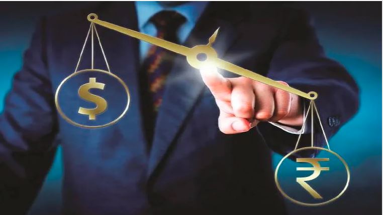 Rupee vs Dollar : डॉलर के मुकाबले रुपया 14 पैसे गिरकर 87.57 के नए निचले स्तर पर पहुंचा