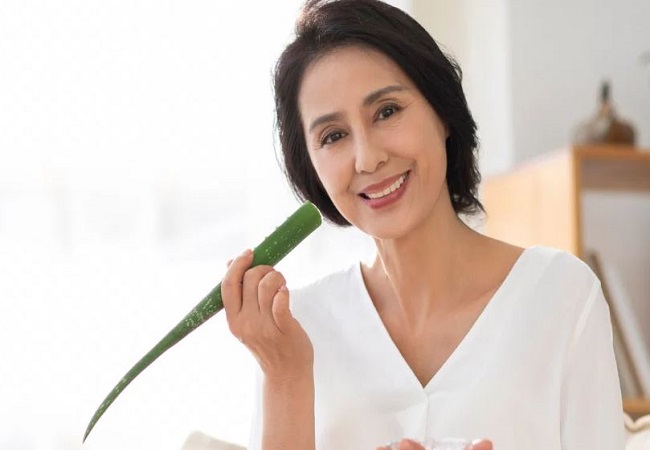 Side effects of aloe vera gel: खूबसूरत स्किन पाने के लिए करते हैं अधिक एलोवेरा जेल का इस्तेमाल, तो जान लें इससे होने वाले नुकसान