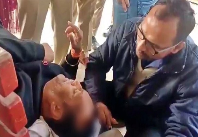 नौचंदी एक्सप्रेस पर पथराव, रिटायर्ड विजिलेंस ऑफिसर के सिर पर लगी गंभीर चोट