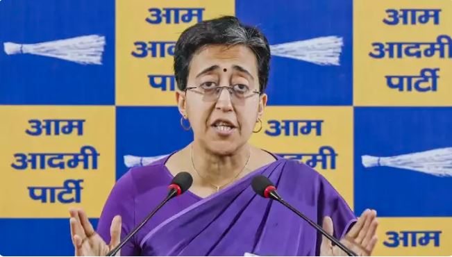 पहली कैबिनेट बैठक में महिलाओं के खातों में जमा किए जाएंगे 2500 रुपये, भाजपा सरकार ने पहले दिन से ही दिल्लीवालों को धोखा देना शुरू कर दिया : आतिशी
