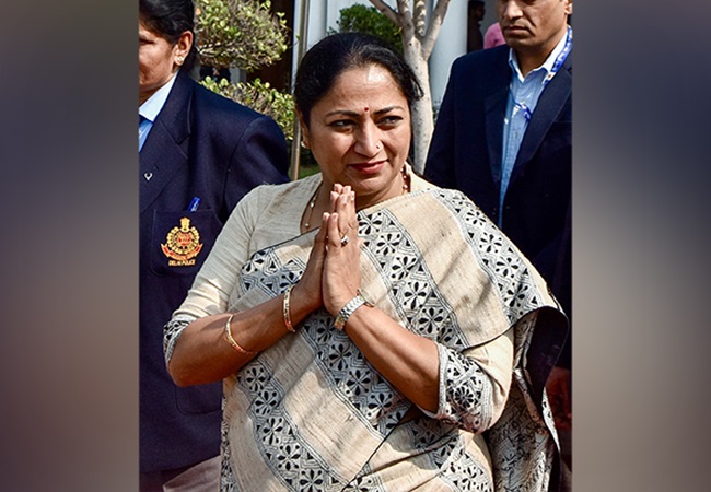 Delhi Mahila Samman Yojana: दिल्ली की महिलाएं ₹2500 पाने के लिए रहें तैयार; इस दिन खाते में पैसे भेज सकती है सरकार