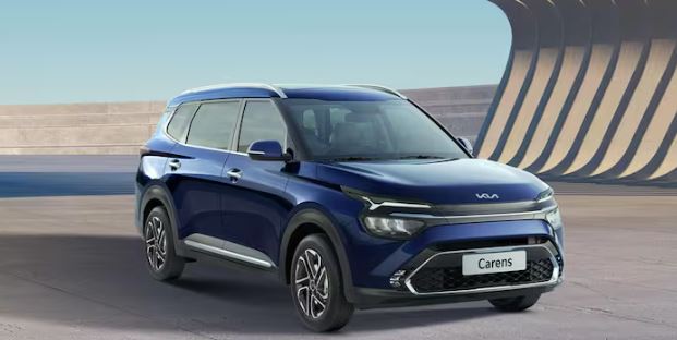 Kia Carens facelift : किआ कैरेंस फेसलिफ्ट की दिखी एक झलक, जानें नए लुक और फीचर के बारें में