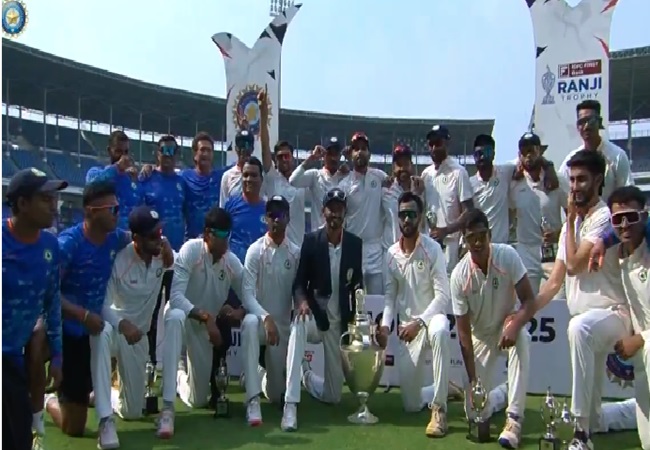 Ranji Trophy Final Result: विदर्भ ने तीसरी बार जीता रणजी ट्रॉफी का खिताब, हर्ष दुबे बनें प्लेयर ऑफ द टूर्नामेंट