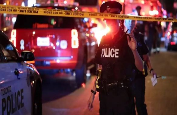 Shooting in a pub in Canada : टोरंटो पब में गोलीबारी में 12 लोग घायल, संदिग्ध फरार
