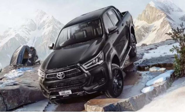 Toyota Hilux Black Edition : टोयोटा हिलक्स ब्लैक मॉडल भारत में हुआ लॉन्च , जानें  फीचर्स और शुरुआती कीमत