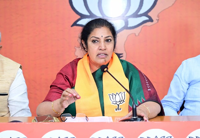 New BJP Chief: ‘दक्षिण की सुषमा स्वराज’ होंगी भाजपा की नई राष्ट्रीय अध्यक्ष! जानिए दग्गुबाती पुरंदेश्वरी के बारे में