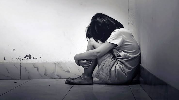 हैवान पिता की करतूत,नाबालिग बेटी को बनाया हवस का शिकार, ग्रामीणों ने बुलाई पुलिस -MAHARAJGANJ NEWS