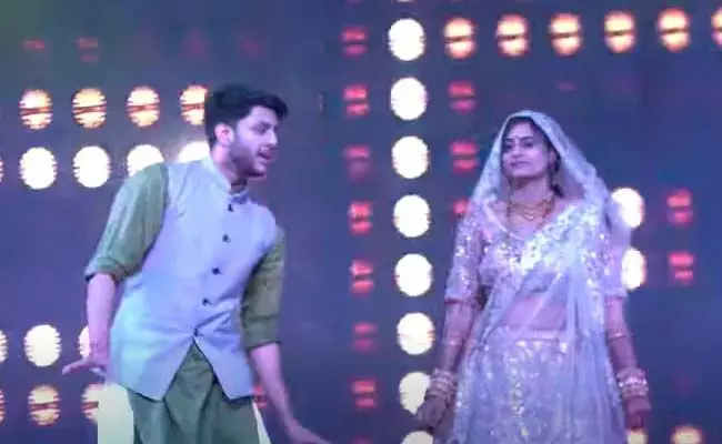 Devar Bhabhi Dance Video: Haryanvi Song पर देवर भाभी ने मचाया बवाल, मूव्स ने उड़ाए होश