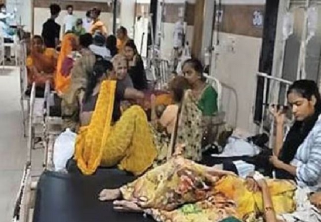 अवैध संबंध के शक में पति ने पत्नी समेत दो बेटियों पर डाला तेजाब, बुरी तरह झुलसी