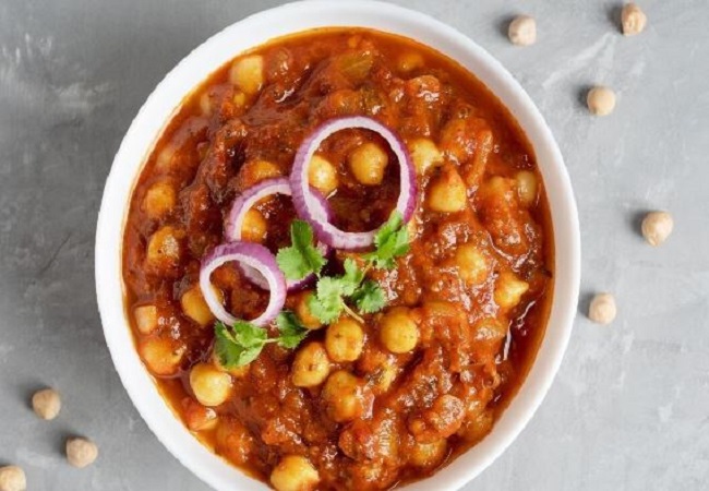 Dahi wale chhole: आज थोड़ी अलग स्टाइल से बनाएं छोला, ट्राई करें दही वाले छोले की रेसिपी, उंगलियां चाटते रह जाएंगे बच्चे