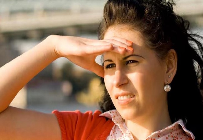 Eye problems in heat wave: गर्मियों में अधिकतर समय बीतता घर के बाहर, तो हीटवेव से हो सकती हैं आंखों को ये दिक्कतें