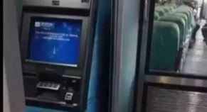 Fast Cash Express : अब चलती ट्रेन में भी नहीं होगी पैसे की क्राइसिस , मिलेगी ATM से पैसे निकालने की सुविधा, शुरू हुआ ट्रायल