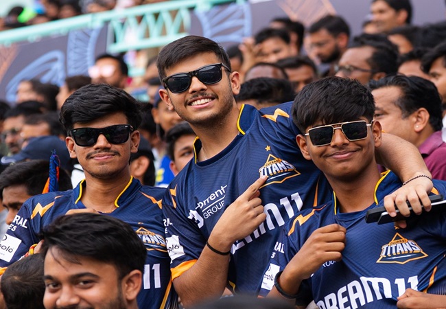 गुजरात टाइटंस ने किया दिल जीतने वाला ऐलान, फ्रेंचाइजी स्टेडियम में फैंस को फ्री में बांटेगी ये चीजें
