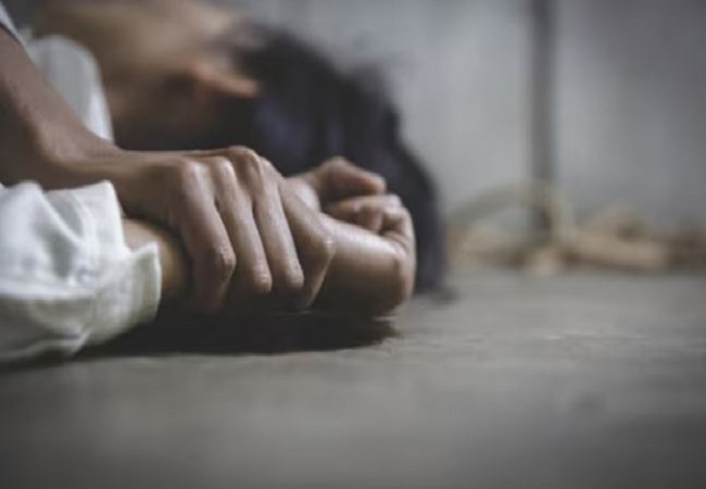आगरा में महिला ऑटो चालक के साथ गैंगरेप, धोखे से होटल में बुलाया और तमंचे की नोंक पर किया घिनौना काम