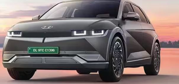 Hyundai Ioniq-5 facelift glimpsed : हुंडई आयोनिक-5 फेसलिफ्ट की  दिखी एक झलक , जानें फीचर्स और लुक