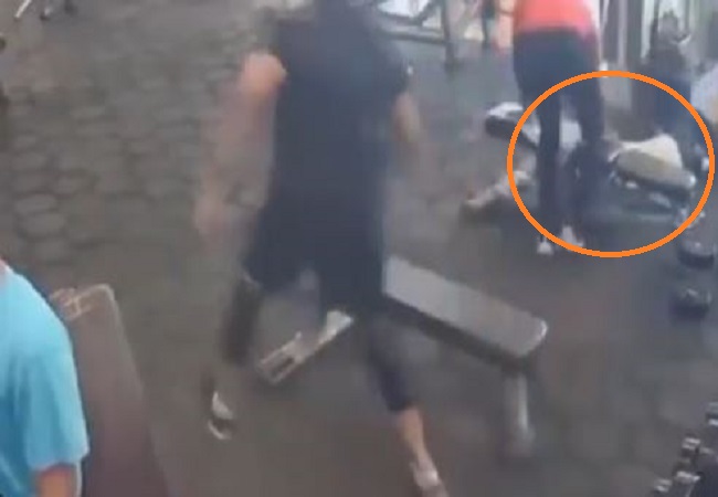 Viral video: मध्य प्रदेश के जबलपुर में जिम में वर्कआउट के दौरान एक शख्स की heart attack से मौत, सीसीटीवी कैमरे में कैद हुई घटना