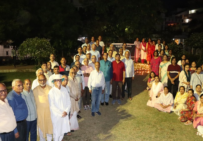 पहलगाम आतंकी हमले में मारे गए निर्दोष नागरिकों को अश्रुपूरित श्रद्धांजलि अर्पित की