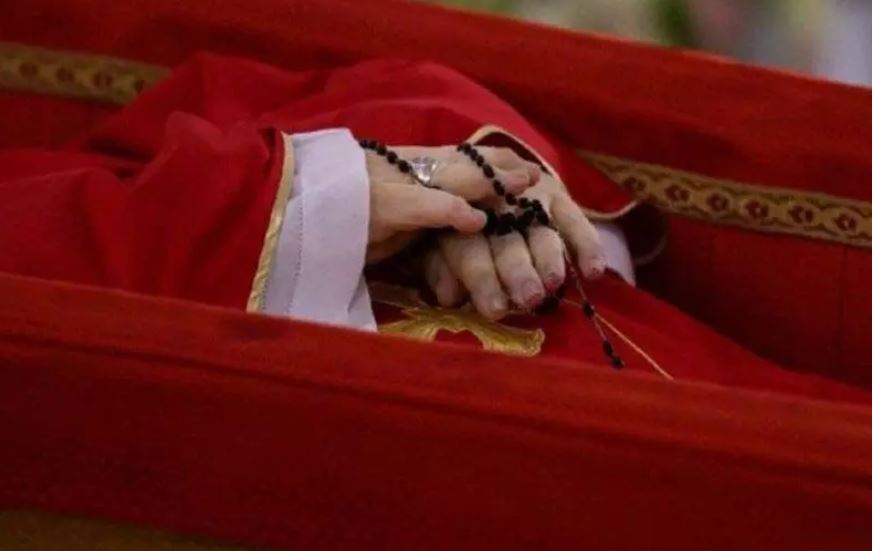 Pope Francis funeral : वेटिकन ने ताबूत को सील कर पोप फ्रांसिस के अंतिम संस्कार का समापन किया