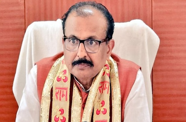 VIDEO-सपा सांसद रामजी लाल सुमन पर हमले के बाद योगी सरकार में मंत्री रघुराज सिंह, बोले- ठाकुरों से पंगा लेना ठीक नहीं, ख़राब हो जाएगी हालत