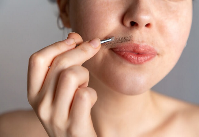 Ways to get rid of unwanted facial hair: चेहरे के अनचाहे बालों से न होना पड़े शर्मिंदा, इन नेचुरल तरीकों से पाये फौरन छुटकारा