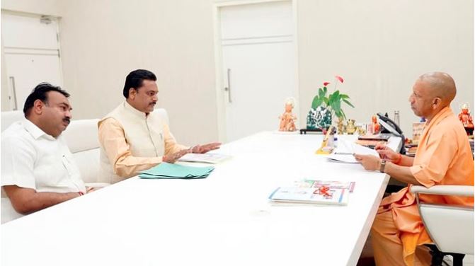 सीएम योगी से मुलाकात भी नहीं आई काम, भाजपा नेता के भाई की चोरी के वाहन काटने की फैक्टरी सील