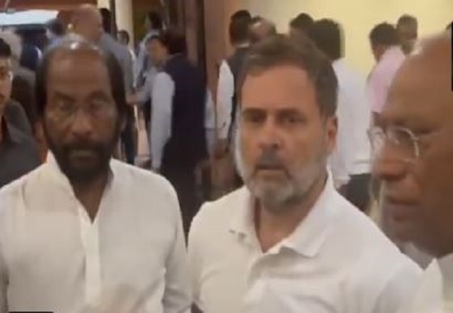 Pahalgam Terror Attack: पहलगाम आतंकी हमले पर सर्वदलीय बैठक खत्म, राहुल गांधी बोले-हर एक्शन पर सरकार के साथ