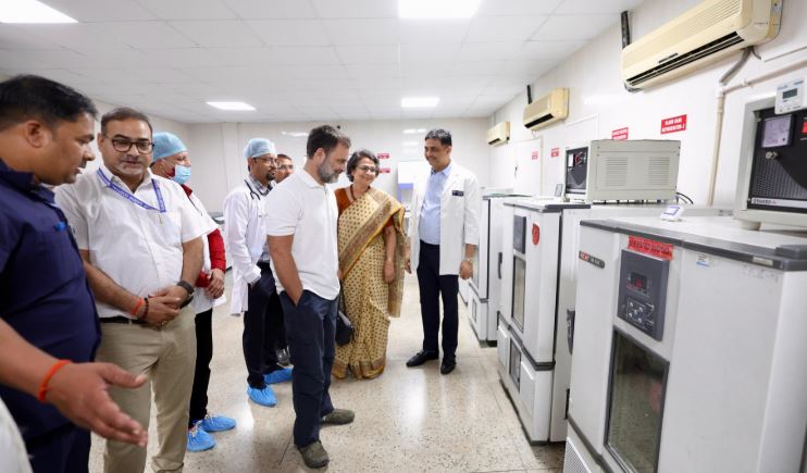 अमेठी पहुंचने पर राहुल गांधी का कांग्रेस कार्यकर्ताओं ने किया भव्य स्वागत, ओपन हार्ट सर्जरी OT का किया उद्घाटन