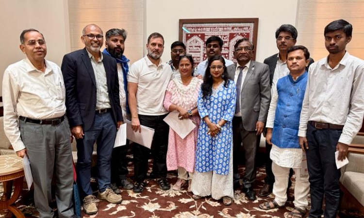 दलित, आदिवासी और OBC समुदाय के छात्रों और शिक्षकों से राहुल गांधी ने की मुलाकात, कहा-जाति के आधार पर झेलना पड़ता है भेदभाव