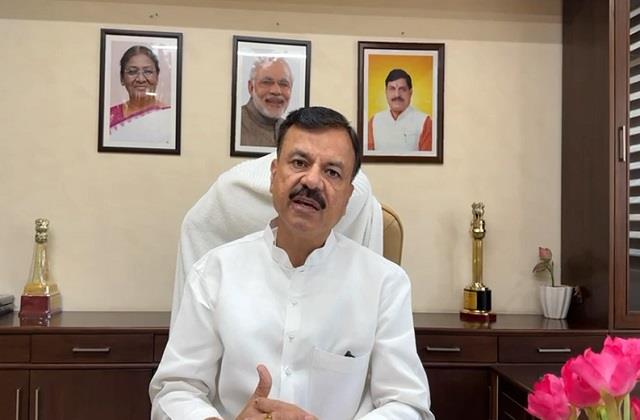 बेपटरी दौड़ रही स्कूली शिक्षा….. शिक्षा मंत्री ने दिया तीन साल गांवों में पढ़ाने का फरमान