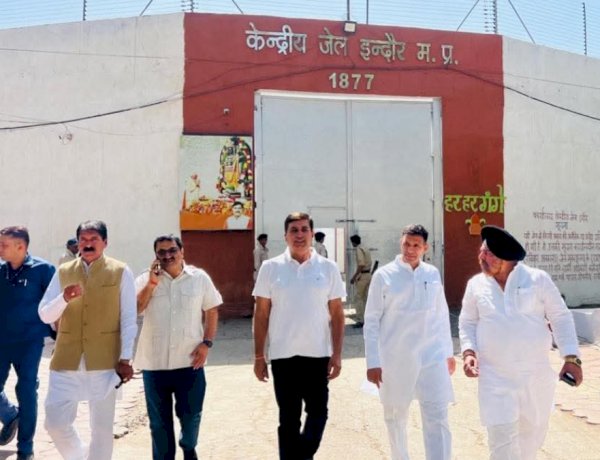 नेता प्रतिपक्ष चिंटू चौकसे से मिलने जेल में पहुंचे पटवारी और चौधरी