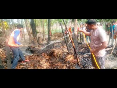 Maharajganj-चौक बाजार में आग का कहर,महिला बुरी तरह झुलसी
