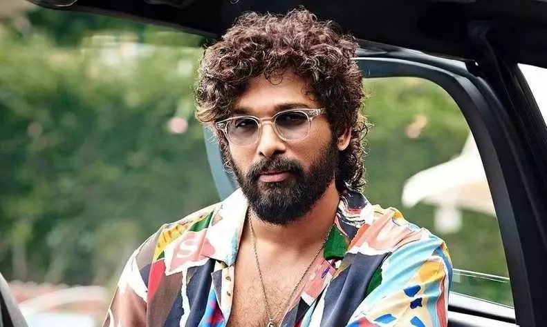 Allu Arjun Video Viral: Allu Arjun ने एयरपोर्ट पर फैन के साथ की ऐसी हरकत, ट्रोलर्स ने सुनाई खरी खोटी