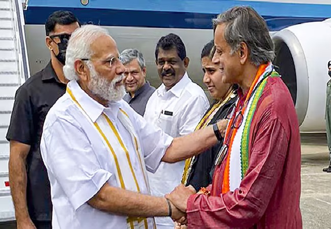 थरूर को कांग्रेस ने ठुकराया, पर मोदी सरकार ने अपनाया! ये सात सांसद पाकिस्तान को दुनियाभर में करेंगे बेनकाब