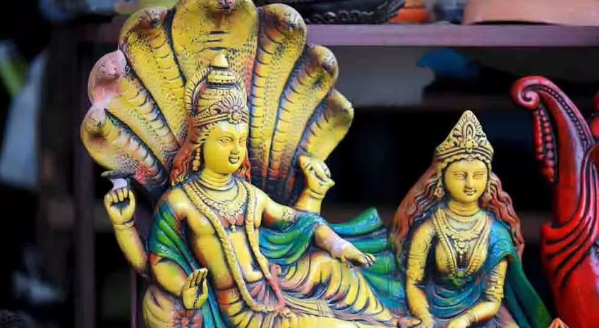 Apara Ekadashi 2025 : अपरा एकादशी के दिन भगवान विष्णु और माता लक्ष्मी की विशेष पूजा-अर्चना की जाती है , जानें क्या  महत्व और पूजा विधि