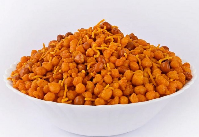 Boondi Chiwda Namkeen: शाम की चाय का स्वाद करें करें डबल ट्राई करें बूंदी चिवड़ा नमकीन, ये है इसे बनाने का तरीका