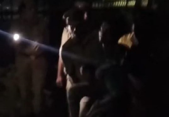 Lucknow News: पांच साल की मासूम बच्ची को हैवानियत का शिकार बनाने वाले आरोपी को पुलिस ने एनकाउंटर कर किया गिरफ्तार