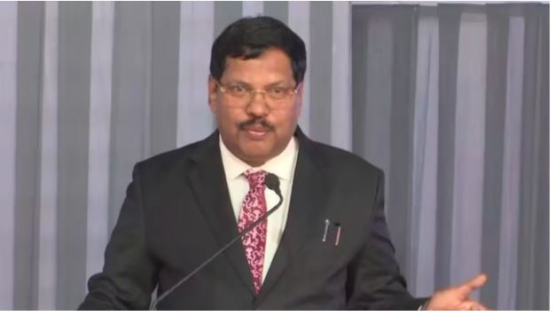 CJI बीआर गवई, बोले- भारत का संविधान है सुप्रीम, लोकतंत्र के तीनों स्तंभ समान