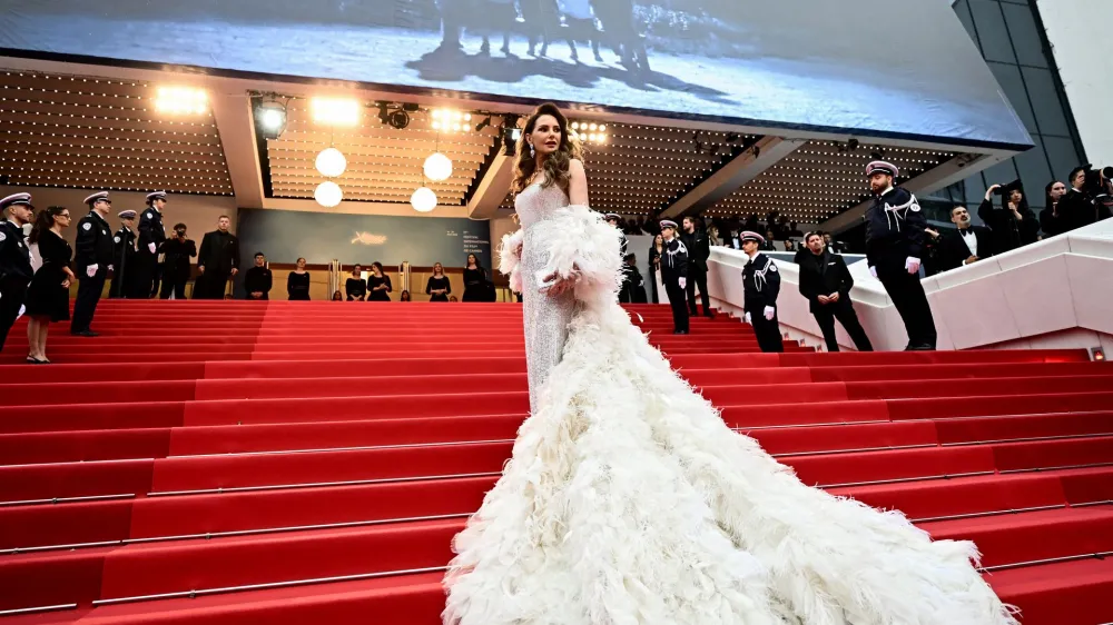 Cannes Film Festival 2025: मेट गाला के बाद कान्स फिल्म फेस्टिवल ने सख्त किये रूल, नग्नता और भारी कपड़ों पर लगा बैन और…