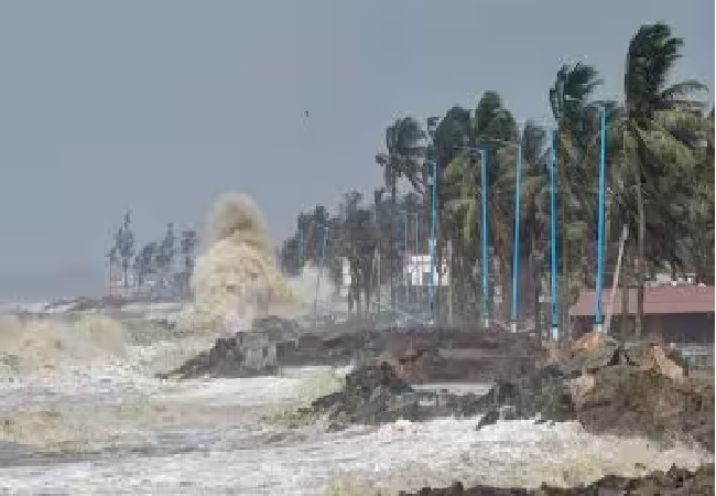 अरब सागर में चक्रवात की दस्तक, कल से जोरदार बारिश का दौर, इन राज्यों पर होगा असर