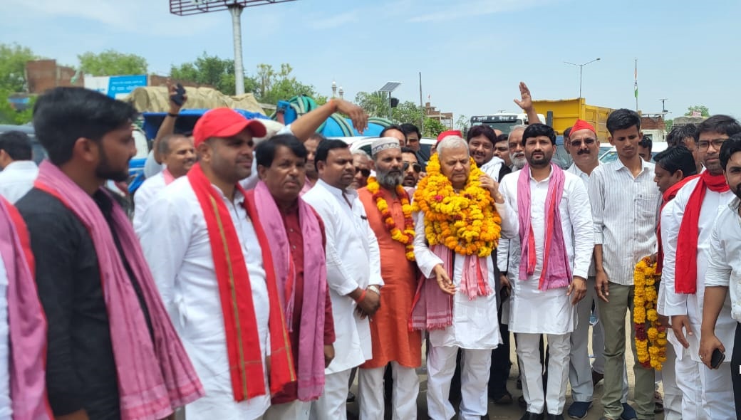 कालपी में समाजवादी पार्टी के पूर्व प्रदेश अध्यक्ष फतेहपुर सांसद नरेश उत्तम पटेल का जोरदार स्वागत